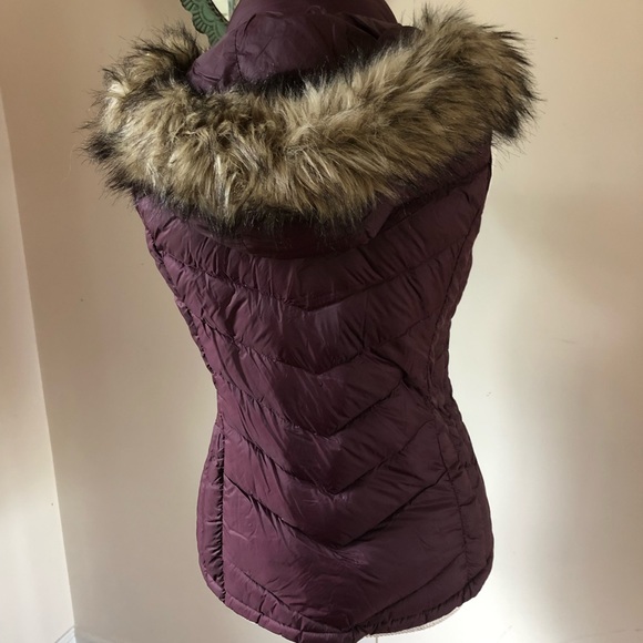 Michael Kors Down Maroon Vest - Picture 3 of 4